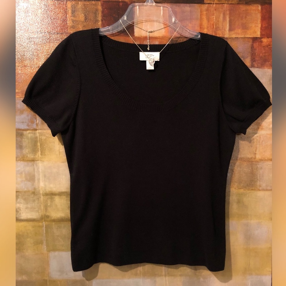 ANN TAYLOR LOFT Black SS Scoop-Neck Knit Top EUC